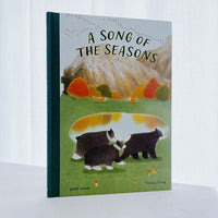 A Song of the Seasons 四季之歌（英文版）